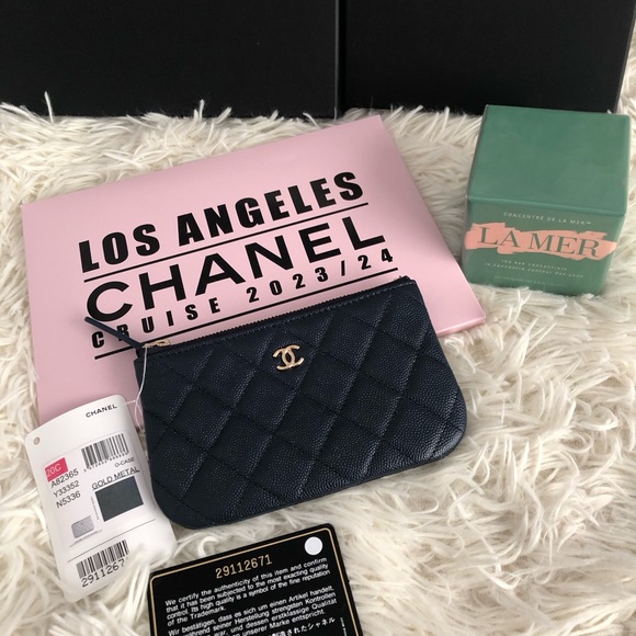 Chanel CLASSIC MINI POUCH (Free LA MER eye concentrate) - Picture 11 of 12